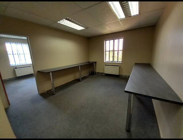 136M² OFFICE TO LET IN BRYANSTON
